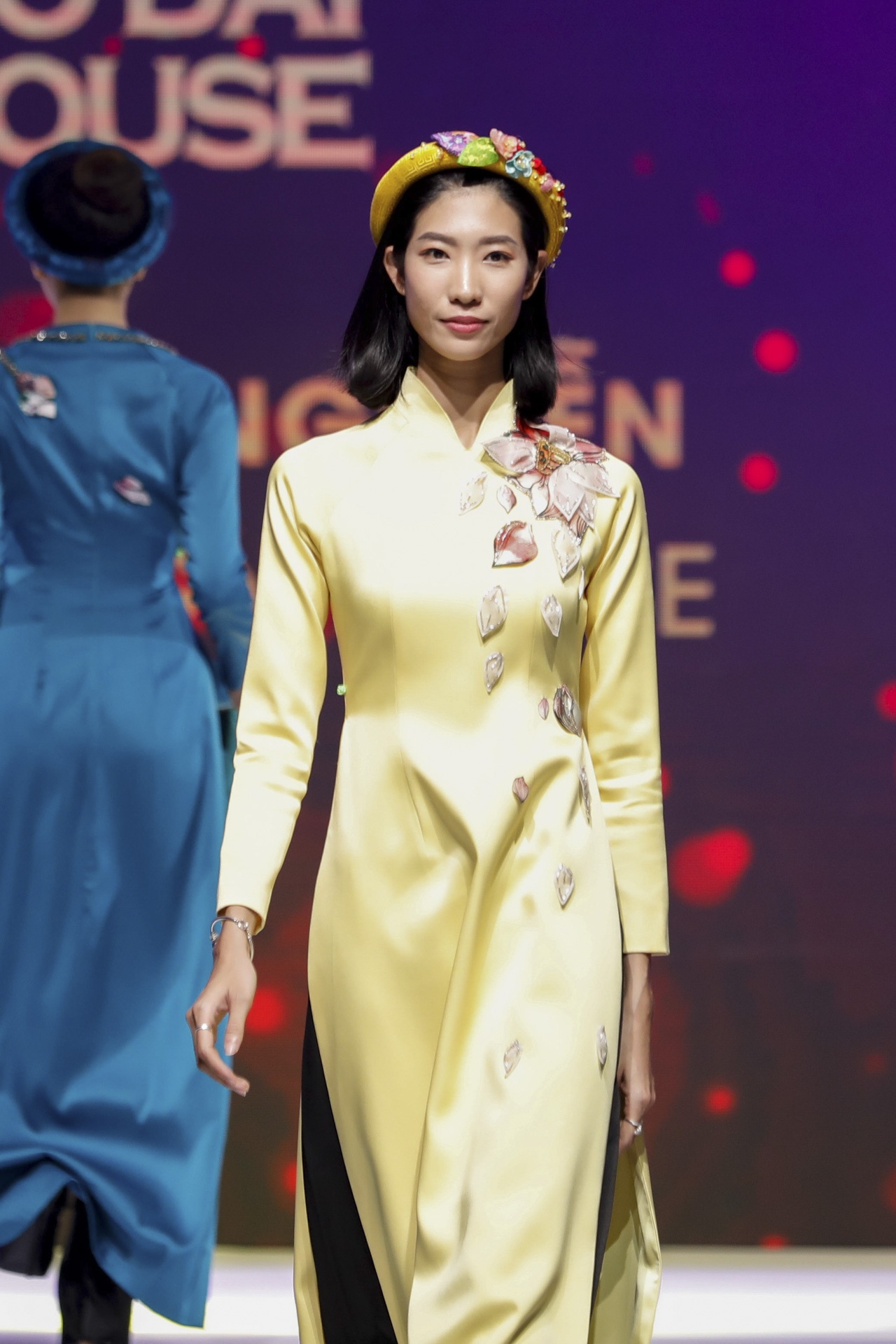 Angela Phuong Trinh le hoi ao dai anh 10