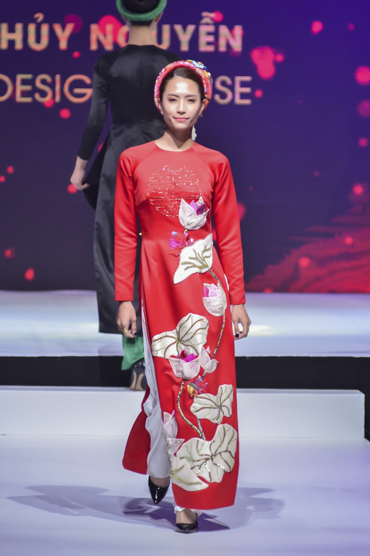 Angela Phuong Trinh le hoi ao dai anh 13