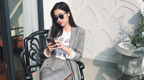 Mix ao thun sanh dieu nhu sao Viet trong ngay nang hinh anh