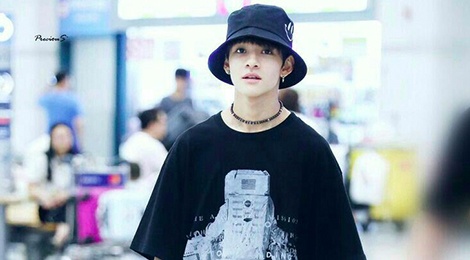 Gu thoi trang dam chat hip-hop cua 'hoang tu lai' Kim Samuel hinh anh