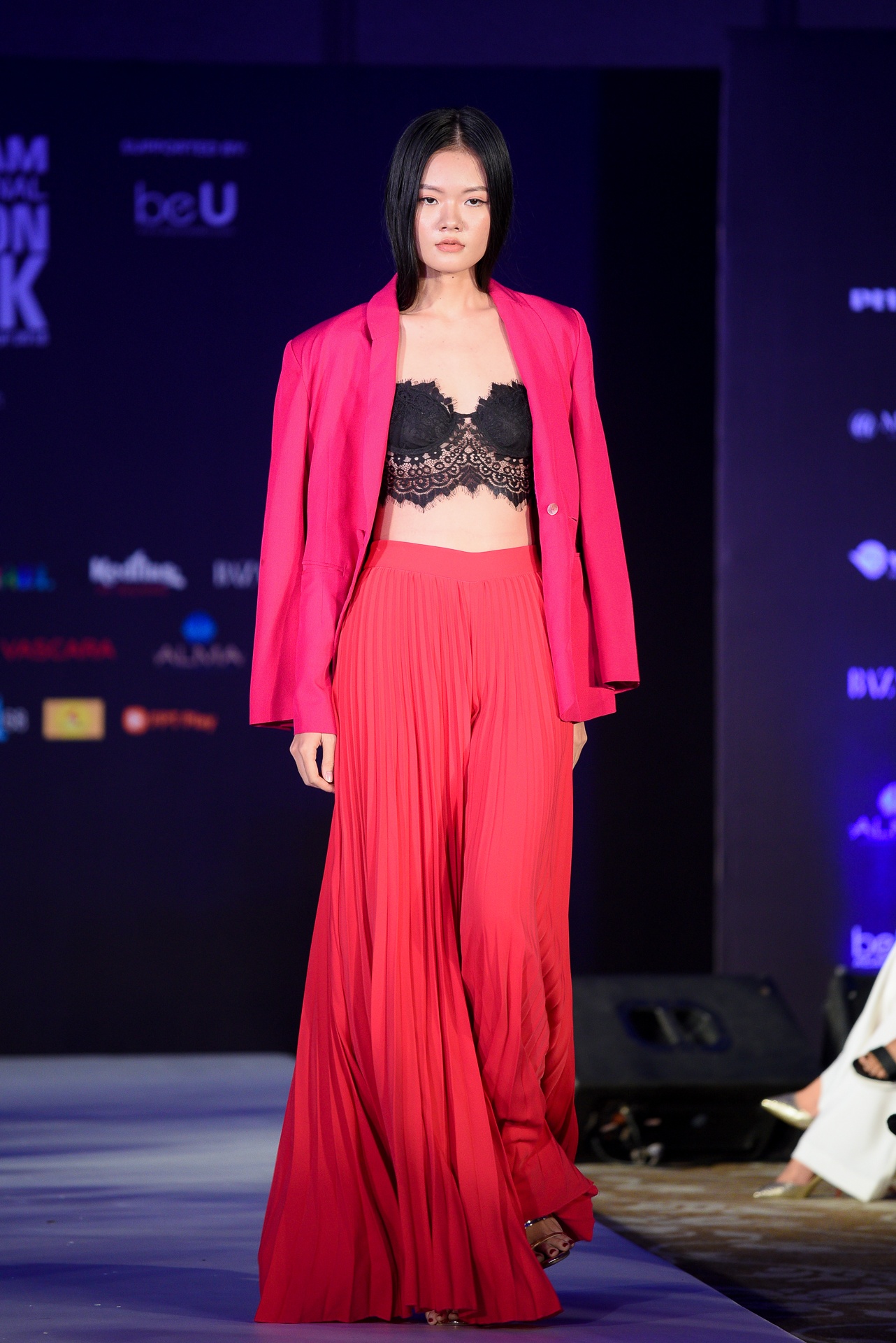 Hoa hau Dai Duong hop bao VIFW anh 9