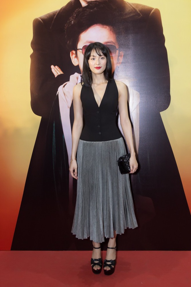 Huyền My mặc váy kém xinh trên thảm đỏ ảnh 2 Huyen My mac vay kem xinh tren tham do anh 2