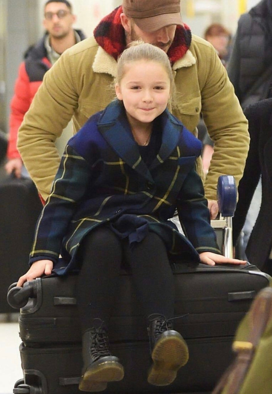 Con gai Beckham dien trang phuc hang hieu anh 7