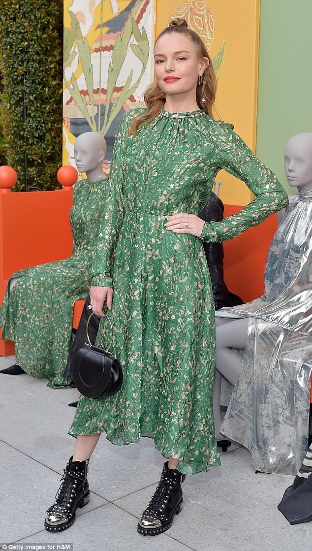 Paris Jackson dien trang phuc ho nguc tao bao anh 3