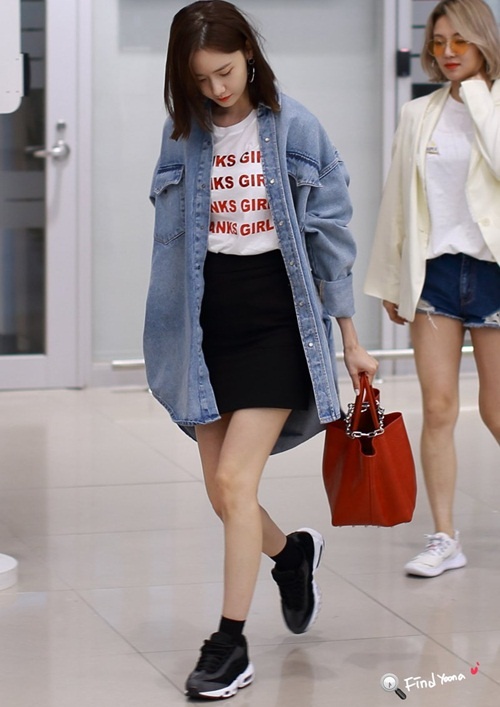 Trang phuc sao Han tai san bay anh 3