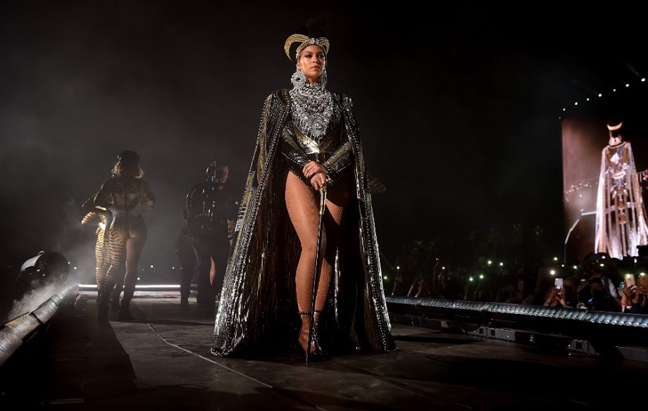 Những bộ cánh đắt tiền của Beyonce tại lễ hội Coachella ảnh 1 Nhung bo canh dat tien cua Beyonce tai le hoi Coachella anh 1