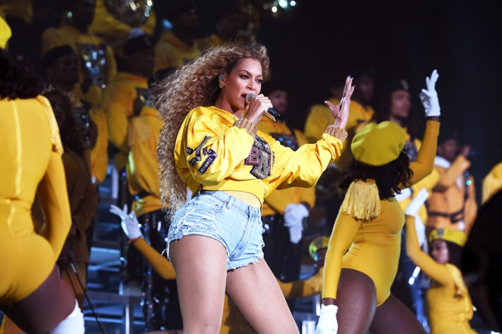 Những bộ cánh đắt tiền của Beyonce tại lễ hội Coachella ảnh 2 Nhung bo canh dat tien cua Beyonce tai le hoi Coachella anh 2
