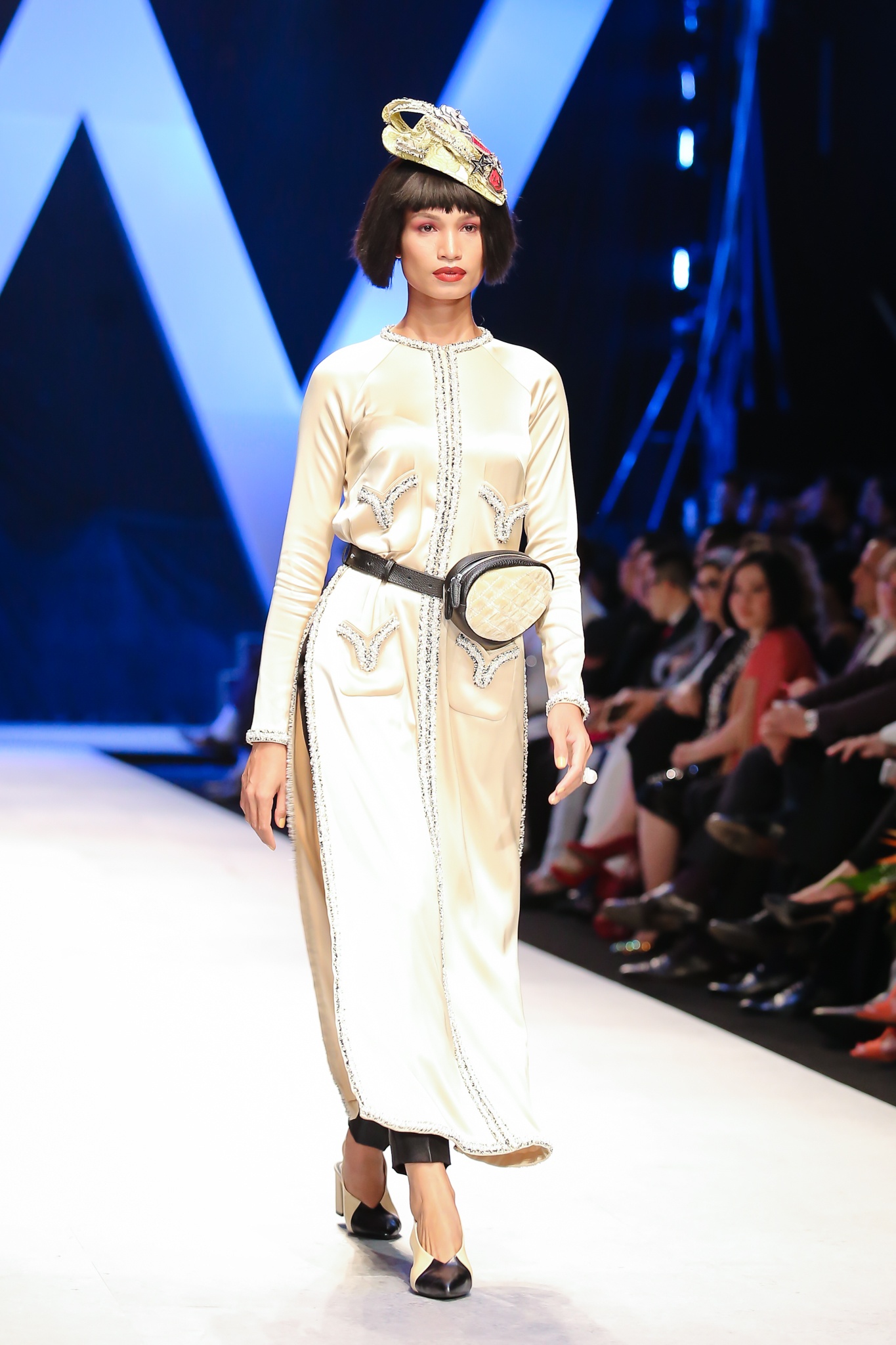 H'Hen Nie show nguyen cong tri anh 3