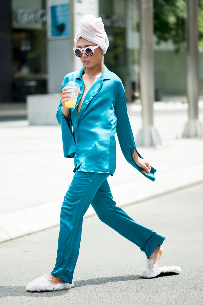 Street style ngay thu 3 tai VIFW anh 1