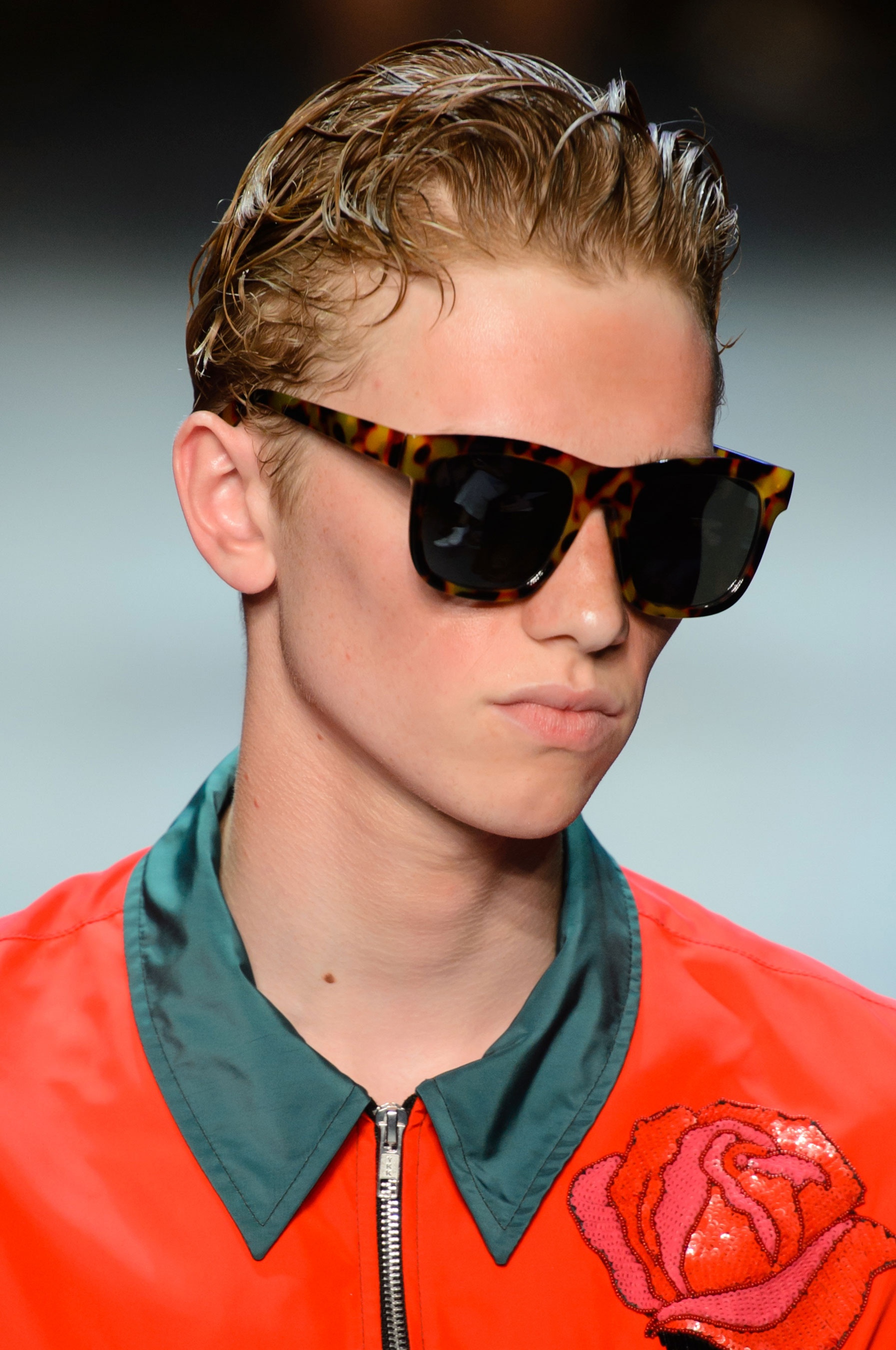 Nam gioi dien trang phuc pastel ngay he anh 8