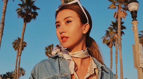 Kieu trang diem ua thich cua hot girl Viet khi di du lich hinh anh