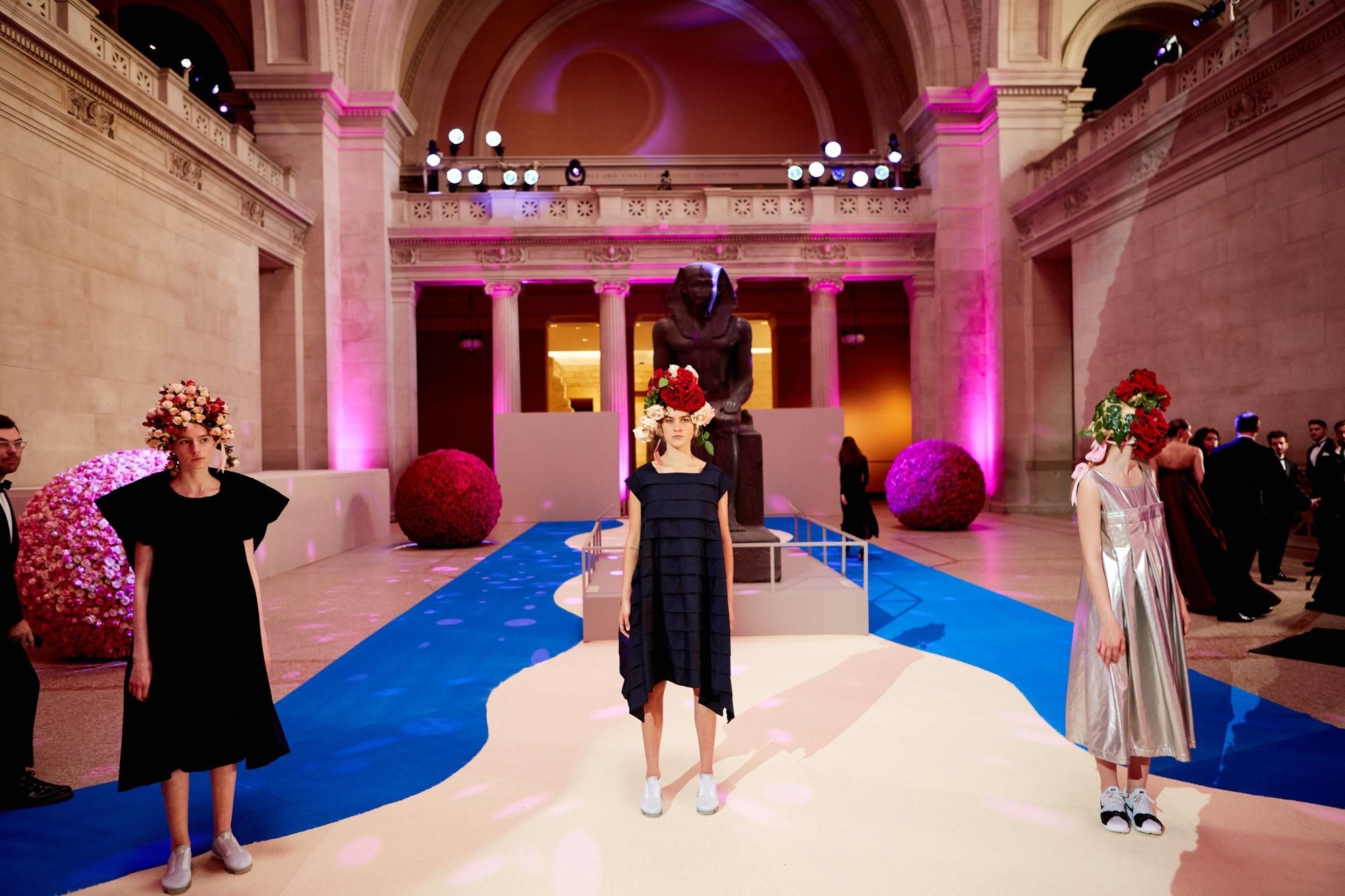 Rihanna trở thành chủ trì của Met gala 2018 ảnh 1 Rihanna tro thanh chu tri cua Met gala 2018 anh 1