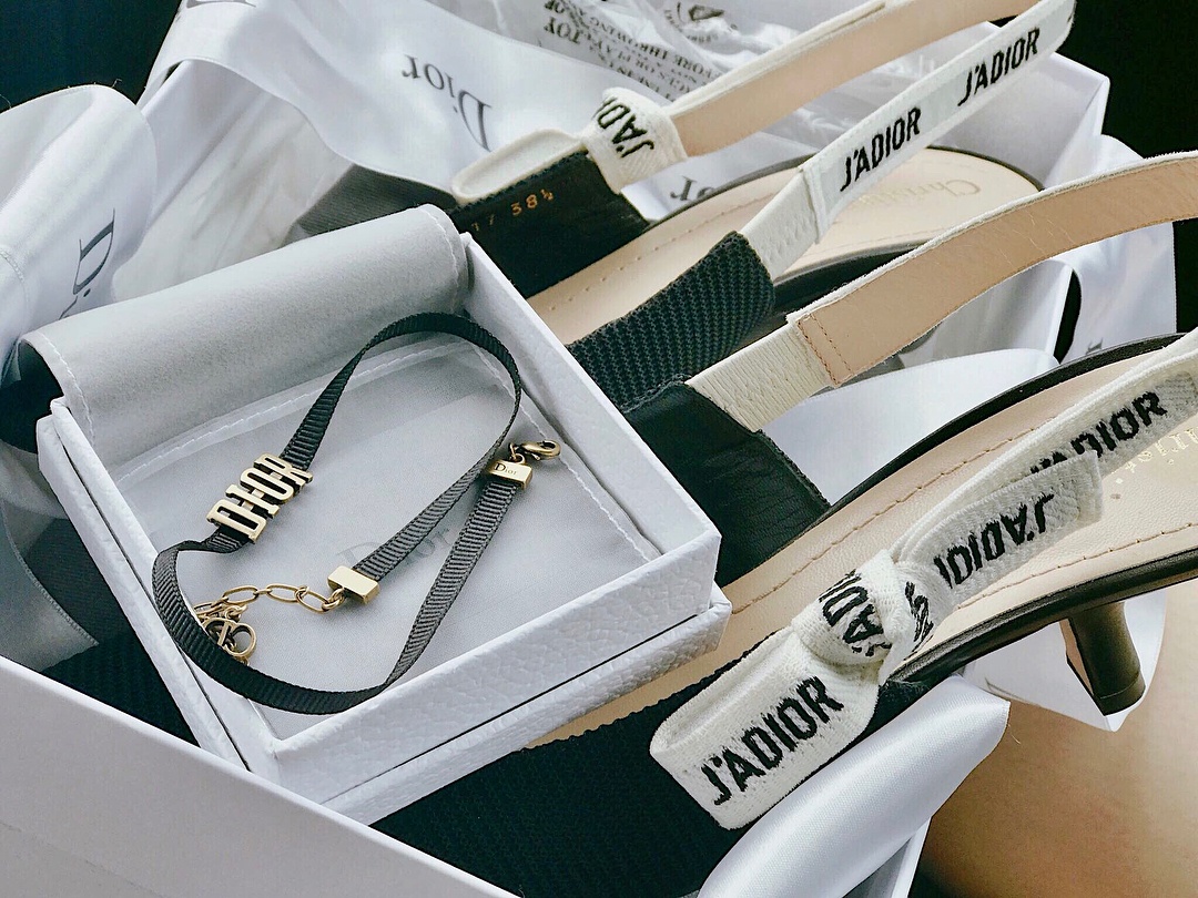 So thich mua sam hang hieu cua Khanh Linh The Face anh 9