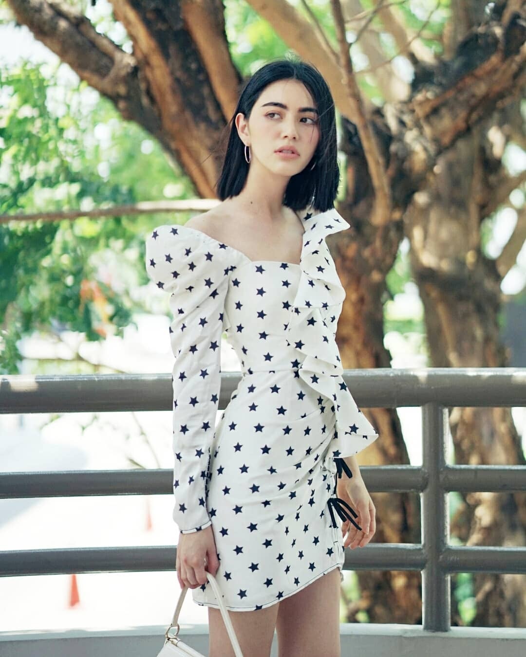 Phong cach thoi trang cua Davika Hoorne anh 7