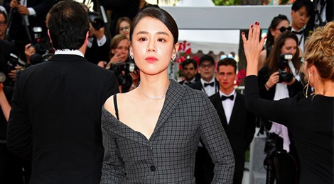Nhung bo vay kem tinh te trong ngay dau tham do Cannes 2018 hinh anh