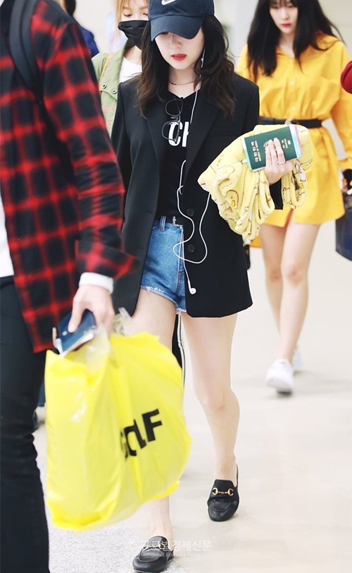 Irene,  Kyul Kyung yeu thich blazer nam tinh anh 2