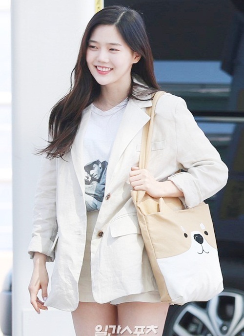 Irene,  Kyul Kyung yeu thich blazer nam tinh anh 3