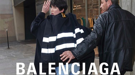 Balenciaga bi tay chay vi xuc pham khach hang Trung Quoc hinh anh