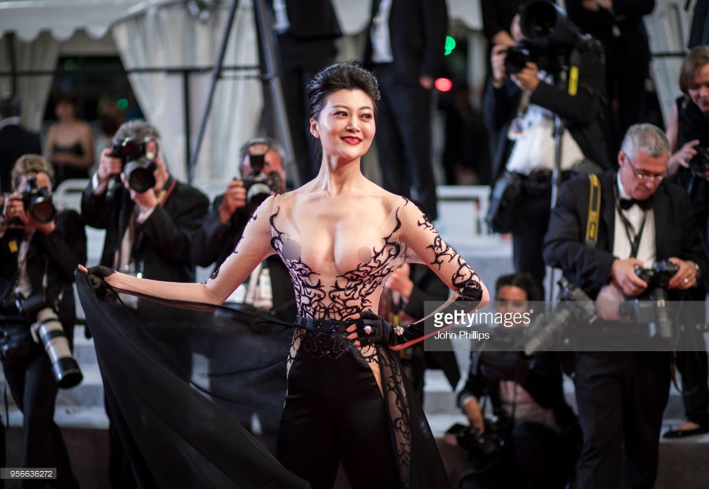 Nhung bo canh phan cam o tham do LHP Cannes 2018 hinh anh