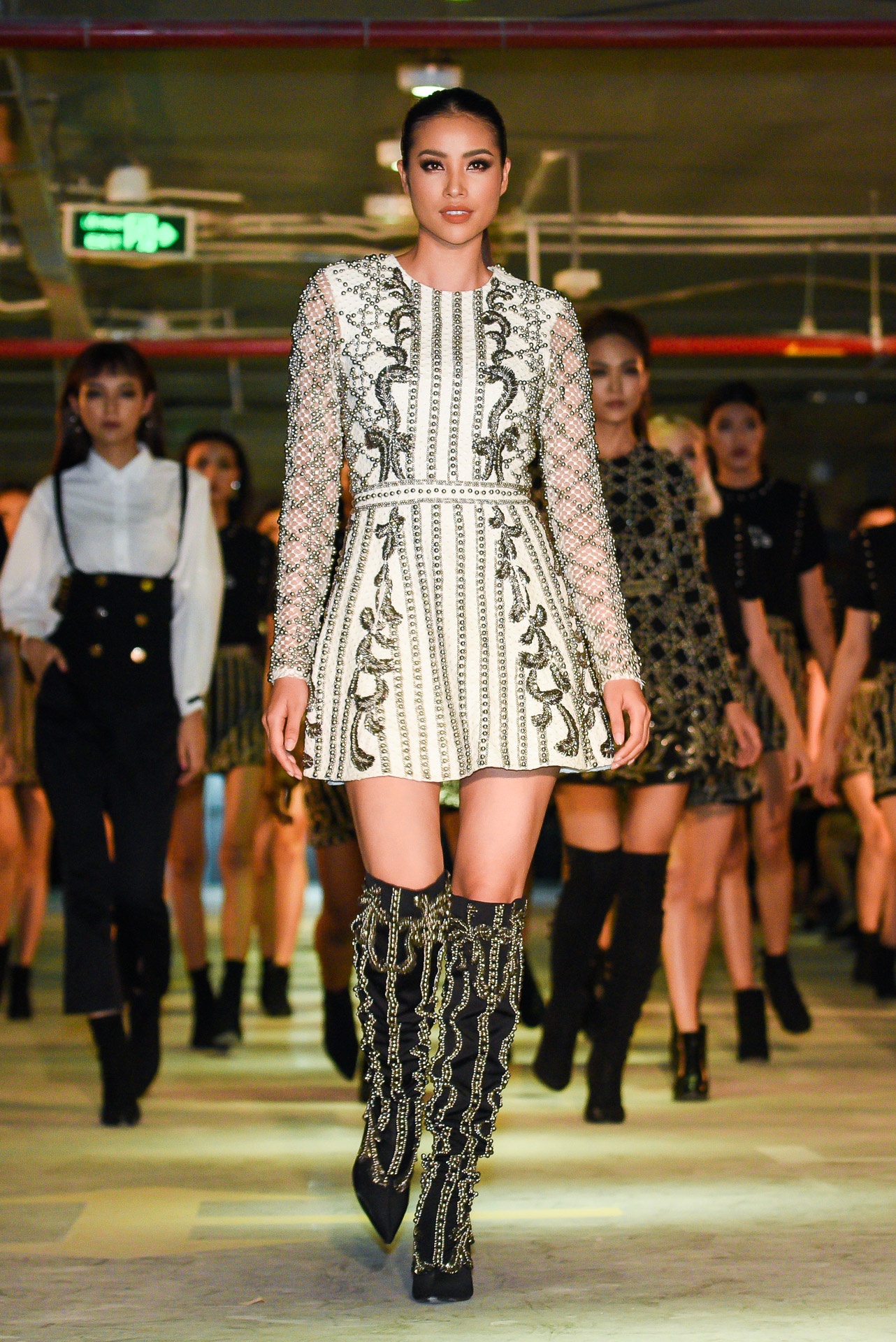 nha phuong cung chi gai tham gia su kien anh 8