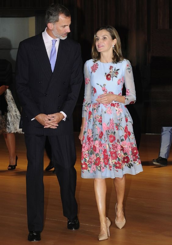 Phong cach thoi trang cua Cong nuong Tay Ban Nha anh 5