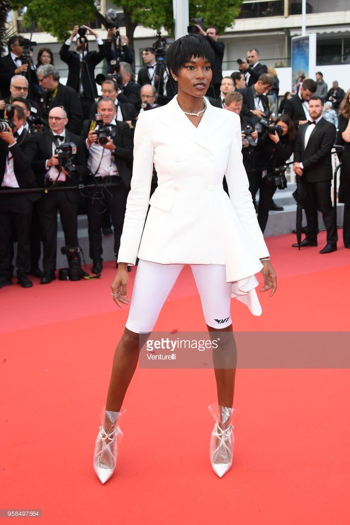 Nhung trang phuc phom dang la mat tai Cannes anh 3