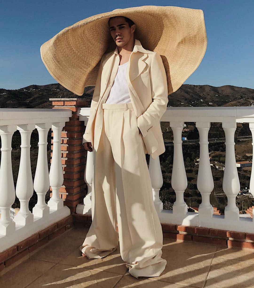 Xu huong mu coi rong vanh trong mua he anh 2