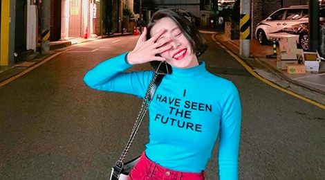 Sao Viet chon trang phuc gi trong chuyen du lich tuan qua? hinh anh