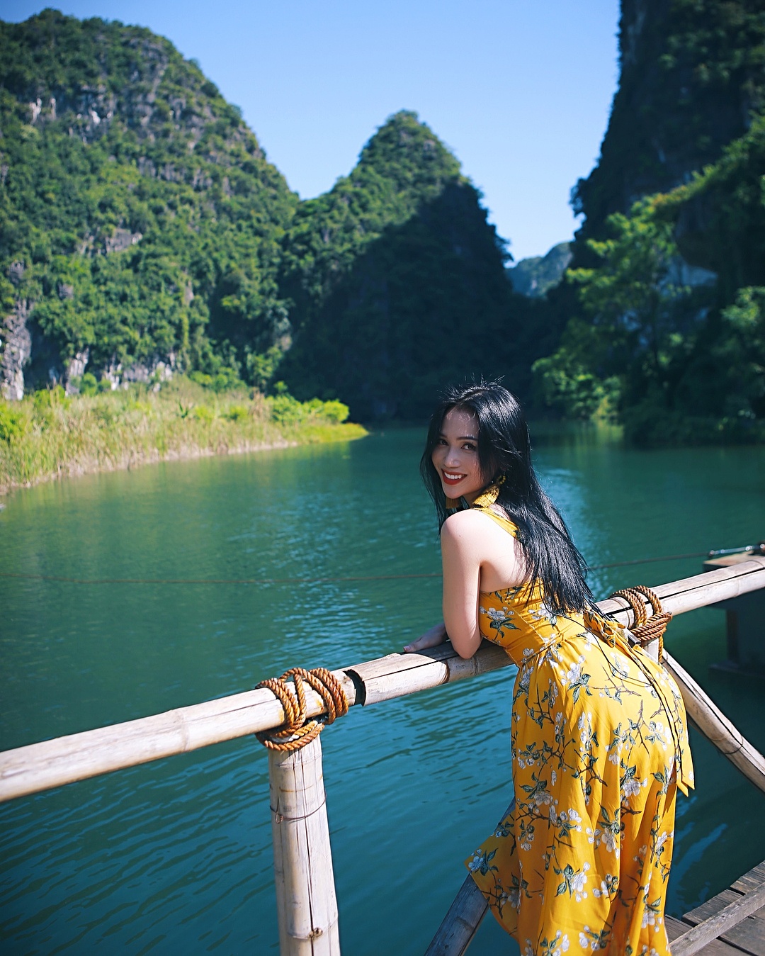 Sao Viet dien do sanh dieu khi di du lich anh 5