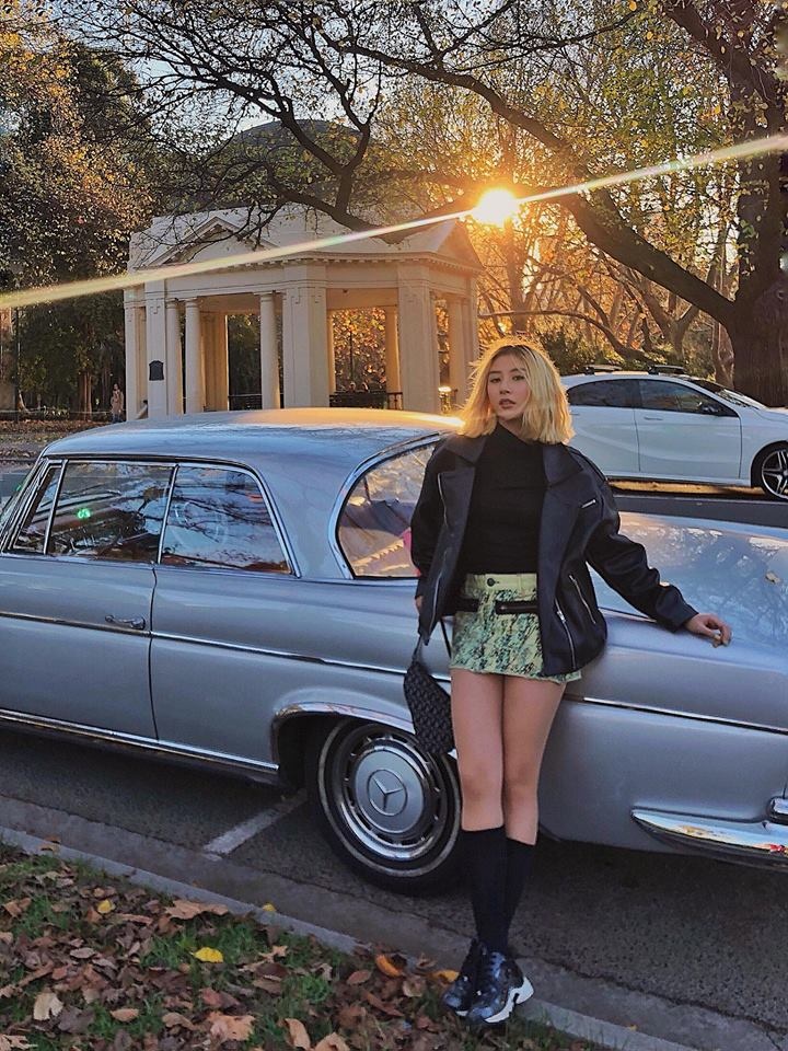 Sao Viet dien do sanh dieu khi di du lich anh 7