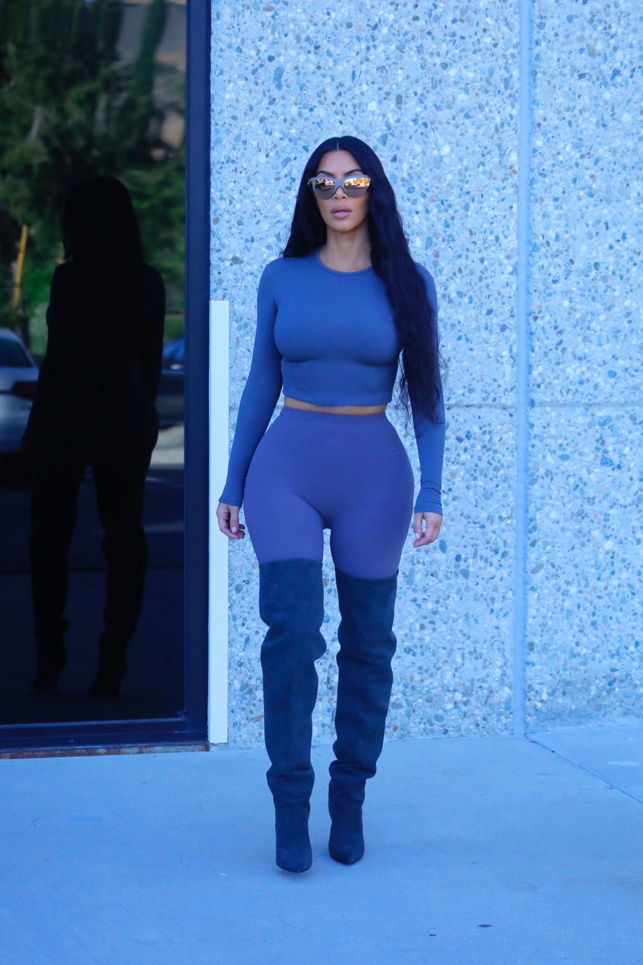 Kim Kardashian dien bo suu tap mua 8 cua Yeezy anh 1