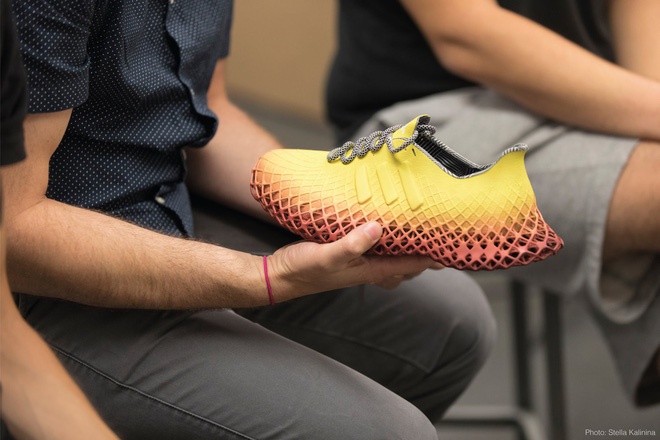 mẫu giày khiến người dùng chạy chậm ảnh 2 mau giay khien nguoi dung chay cham anh 2