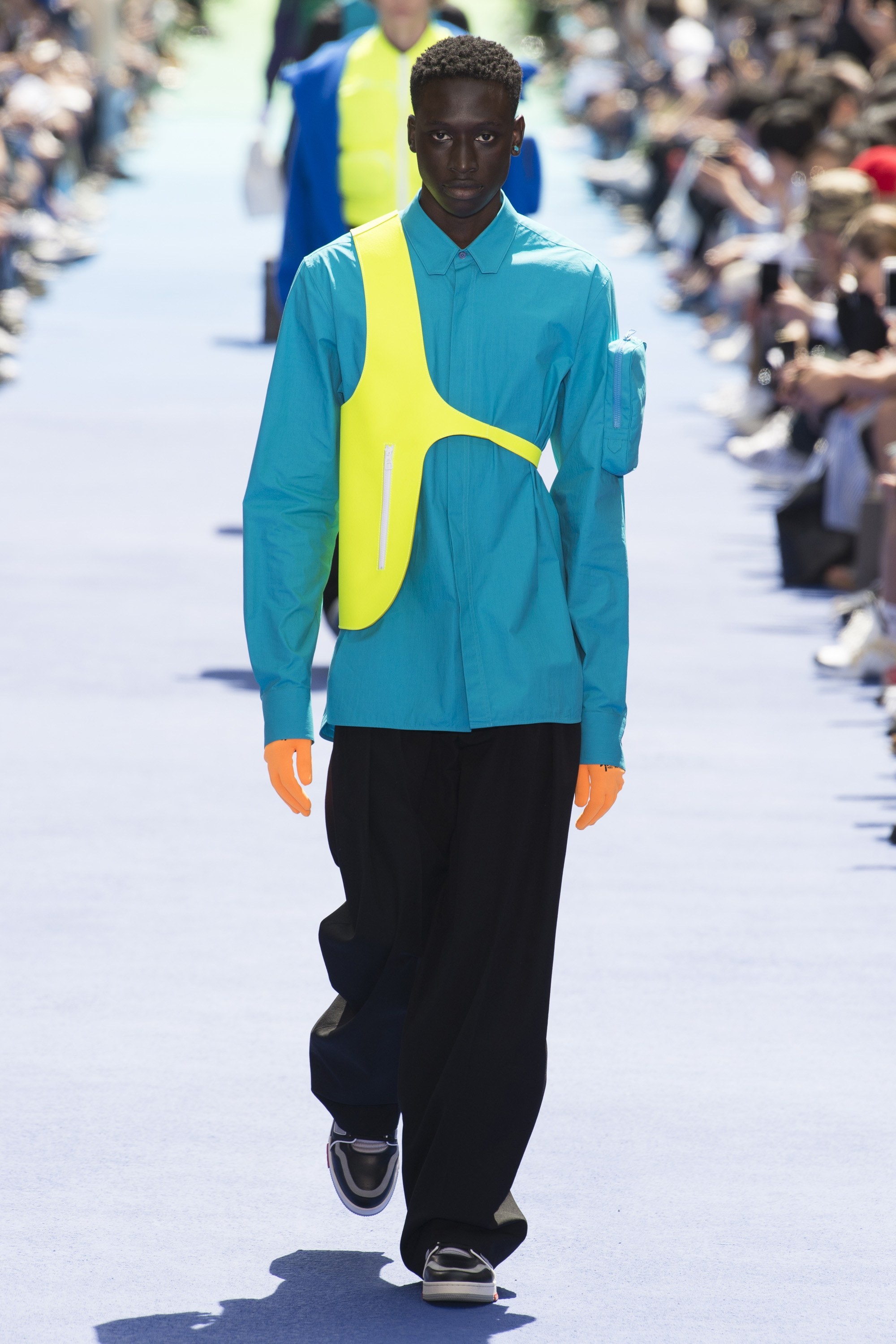 Dan sao da mau du show dien dau tien cua Virgil anh 12