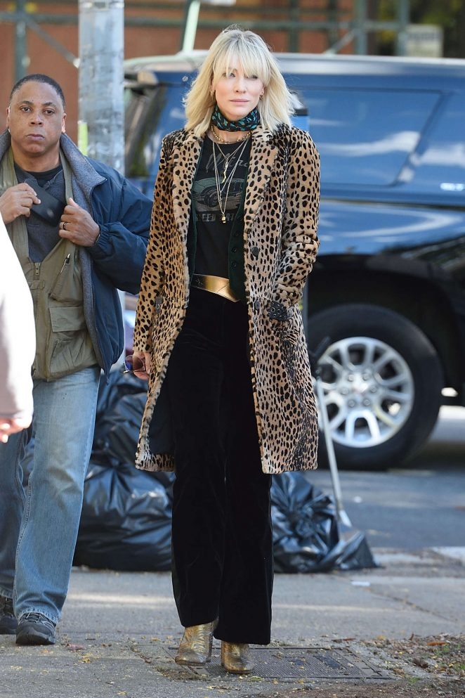 Nhung bo suit nam tinh cua Cate Blanchett anh 3