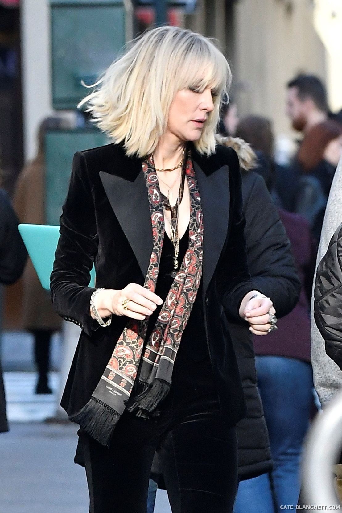 Nhung bo suit nam tinh cua Cate Blanchett anh 5