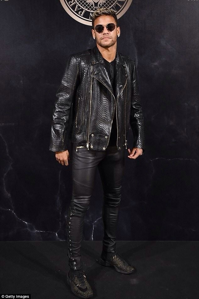 Trang phuc hang hieu cua Neymar anh 4