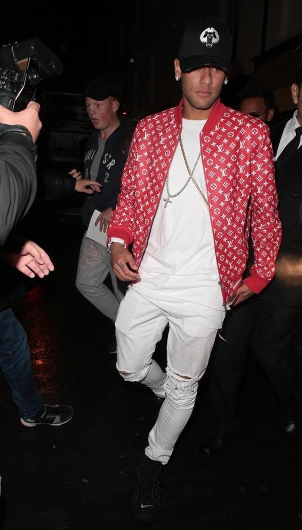 Trang phuc hang hieu cua Neymar anh 5