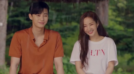 Chiec ao thun hon 8 trieu dong gay sot cua 'Thu ky Kim' hinh anh