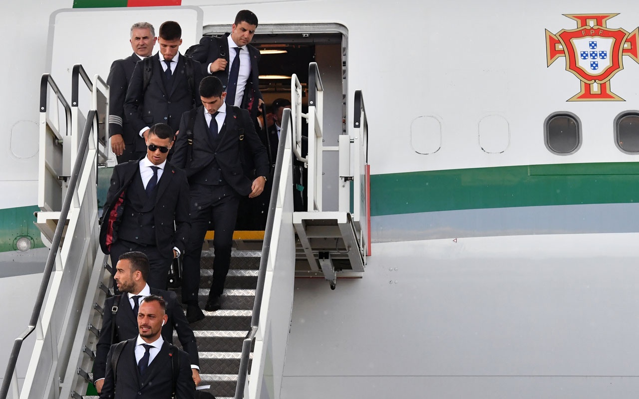 Cau thu World Cup banh bao voi suit anh 1