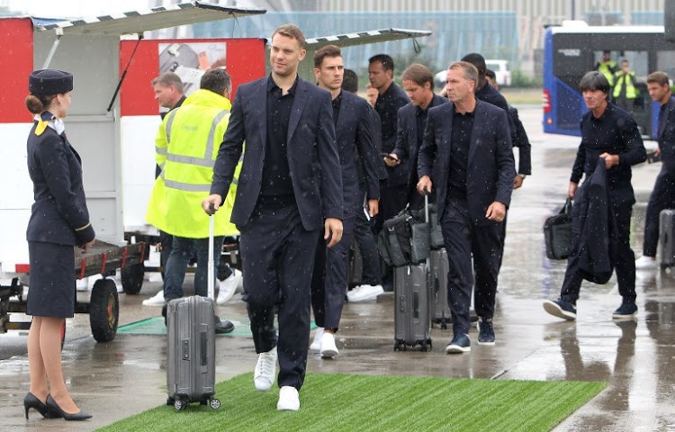 Cau thu World Cup banh bao voi suit anh 6