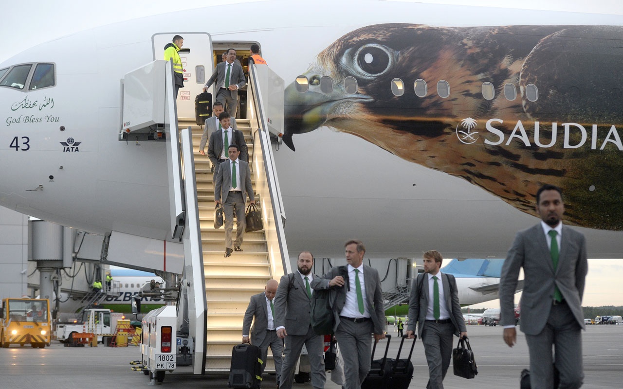 Cau thu World Cup banh bao voi suit anh 11