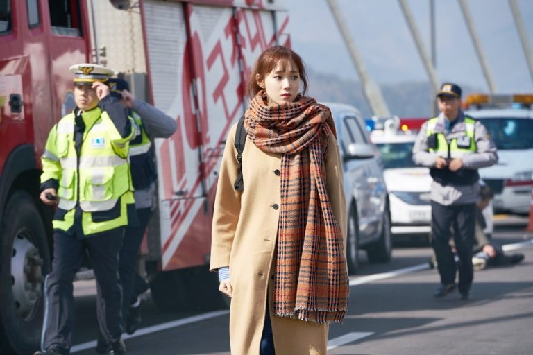 Phong cach thoi trang nu chinh cua Lee Sung Kyung anh 3