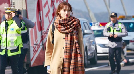 Nu chinh trong phim 'Da den luc' an mac the nao? hinh anh