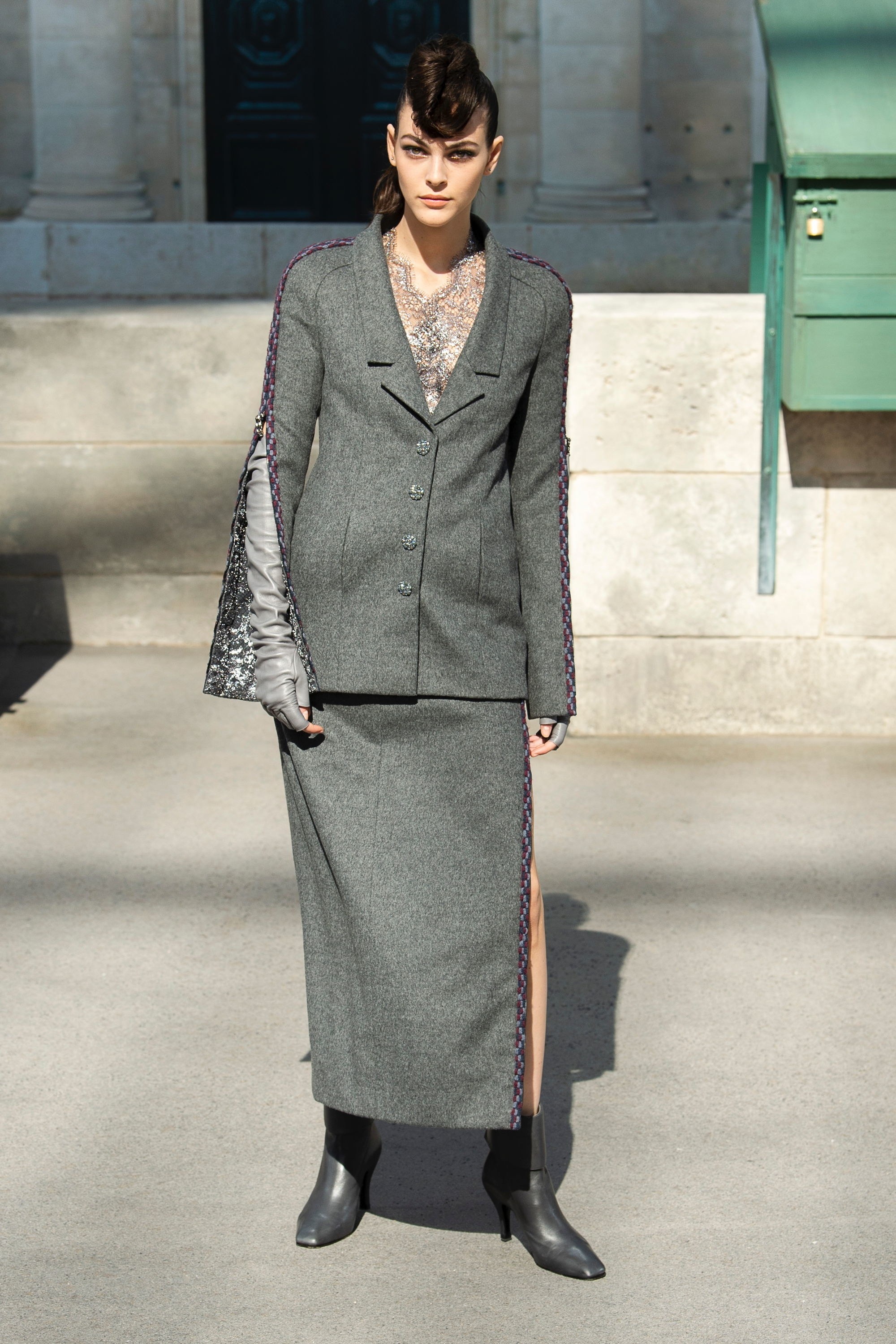 Khu pho Paris tai dung tren san dien Chanel anh 3