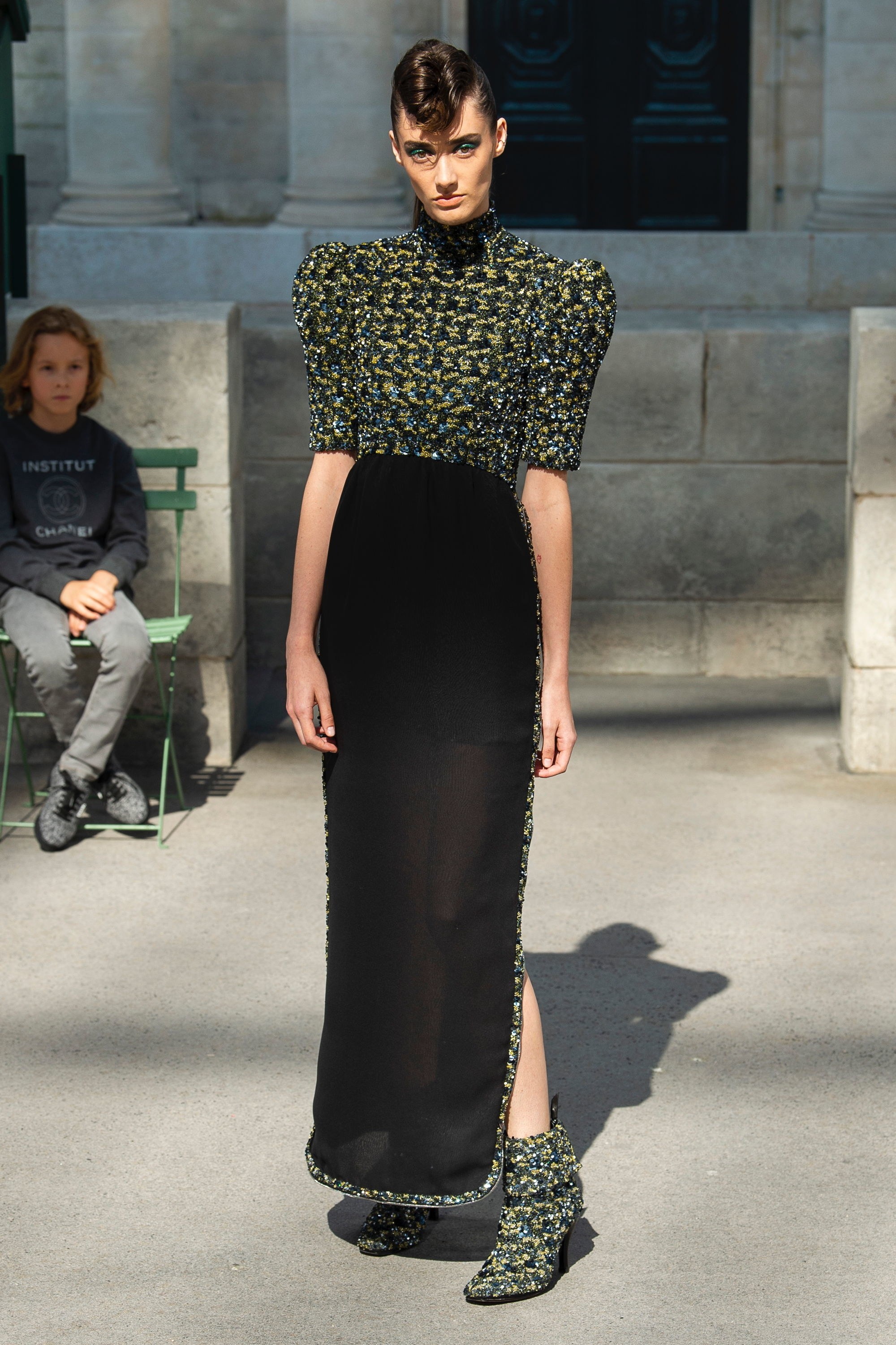 Khu pho Paris tai dung tren san dien Chanel anh 7