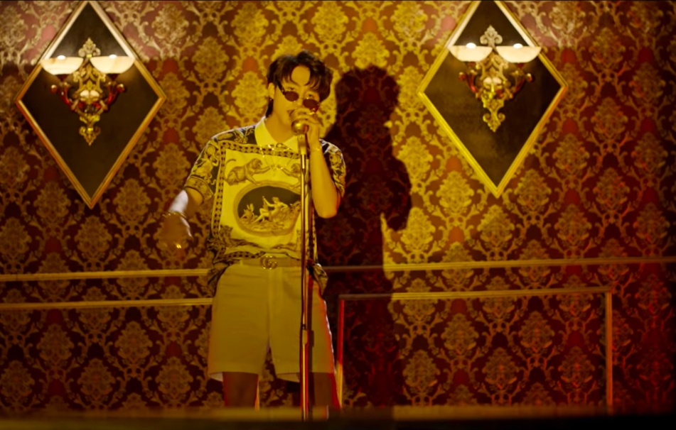 Trang phuc hang hieu cua Son Tung trong MV moi anh 4