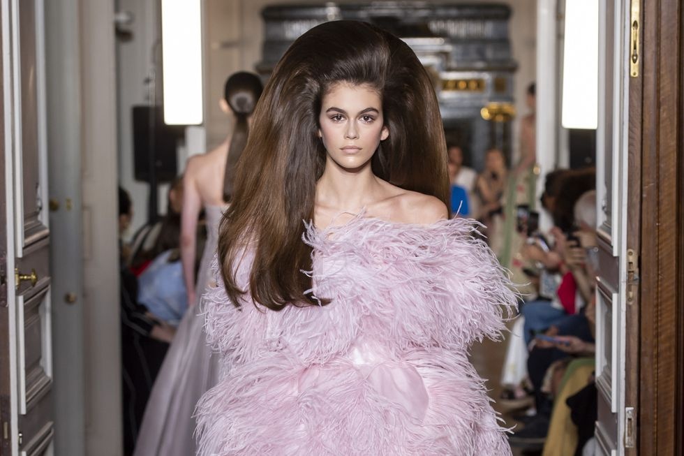 Kaia Gerber tại show Valentino ảnh 1 Kaia Gerber tai show Valentino anh 1