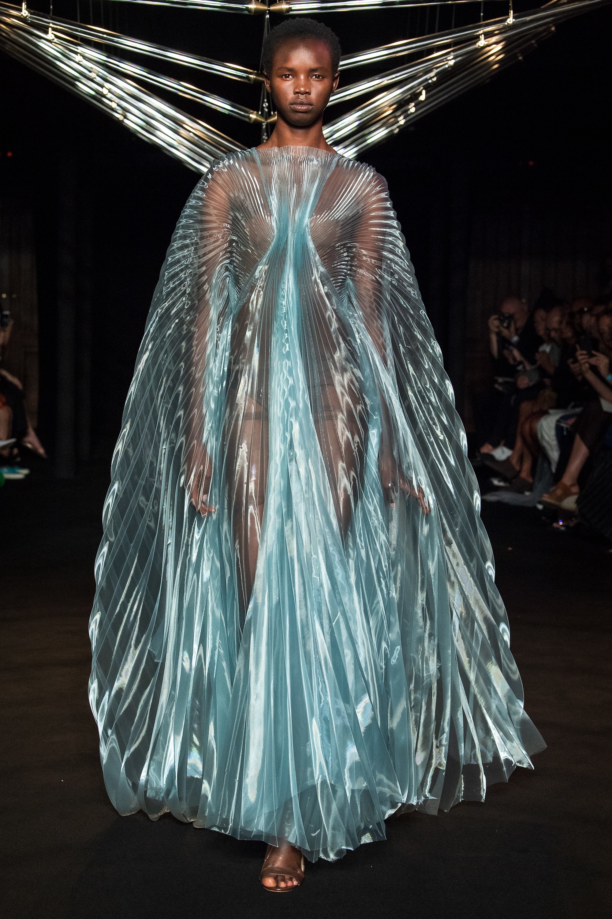 Show diễn nhà mốt Iris van Herpen ảnh 4 Show dien nha mot Iris van Herpen anh 4