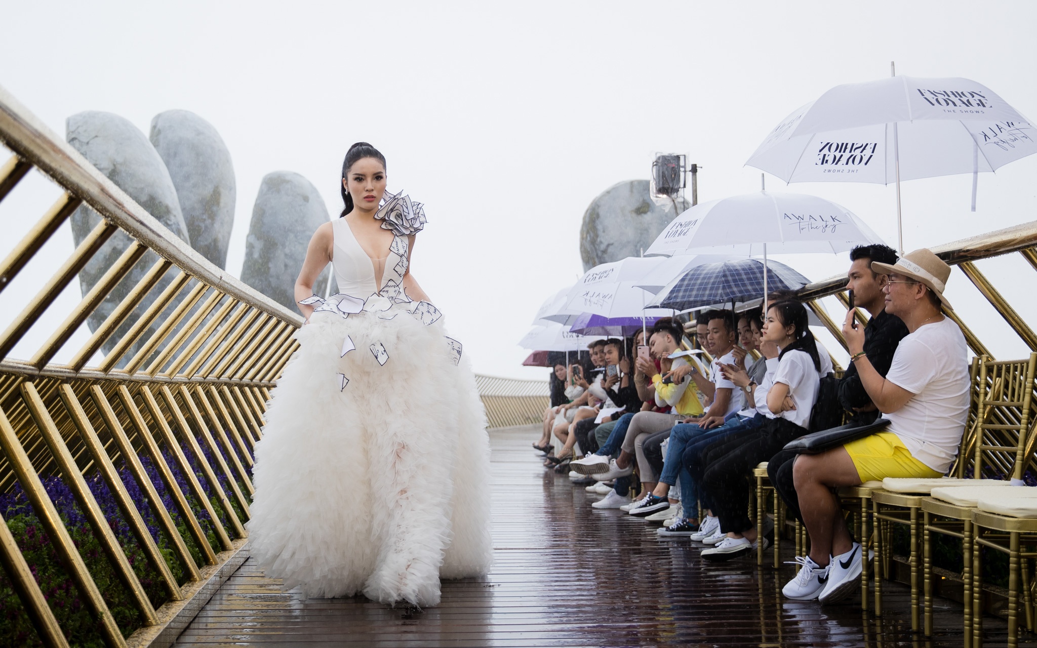 Quỳnh Anh Shyn trình diễn thời trang ảnh 5 Quynh Anh Shyn trinh dien thoi trang anh 5