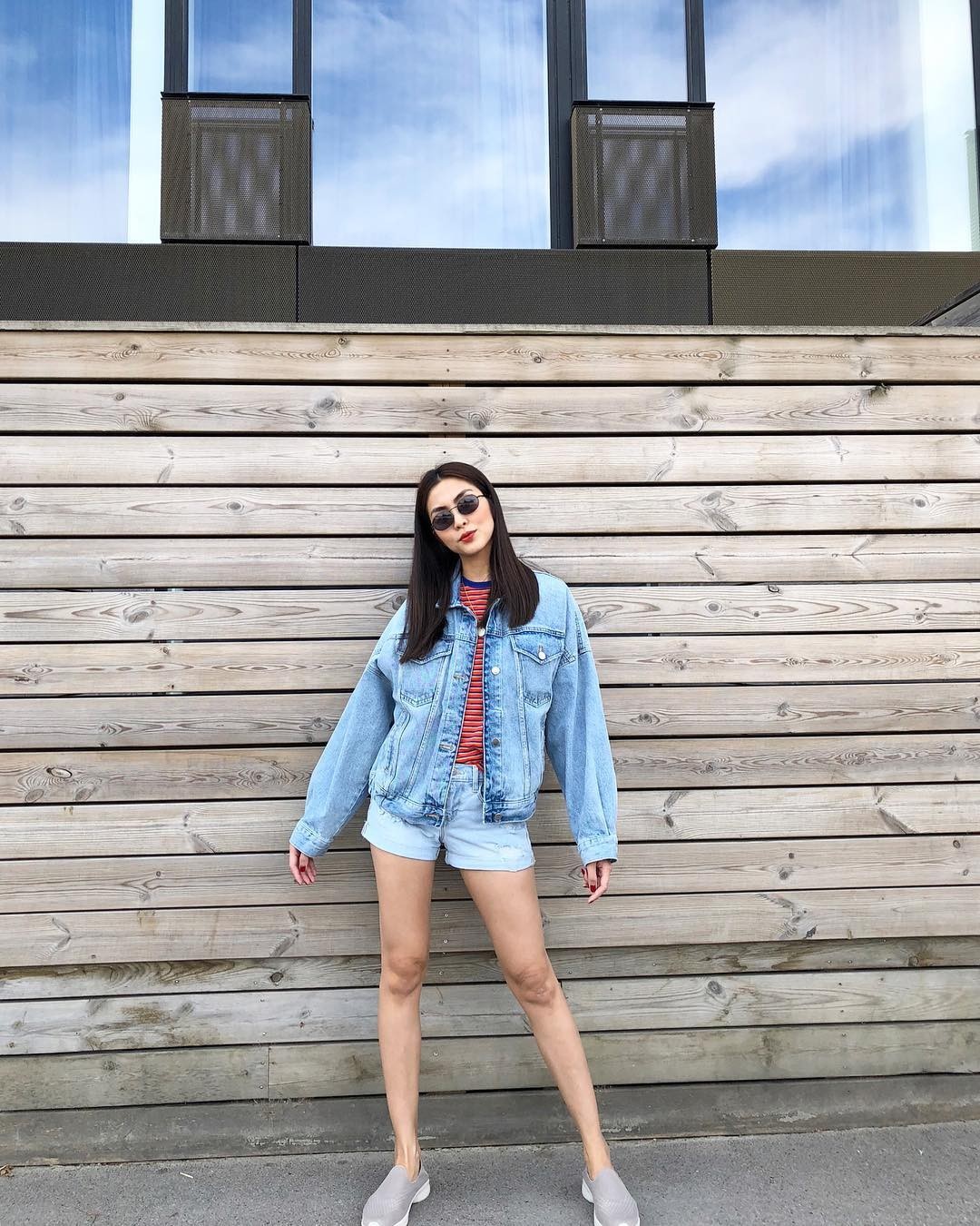 Thanh Hằng,  Hà Tăng chọn chung áo khoác denim ảnh 2 Thanh Hang,  Ha Tang chon chung ao khoac denim anh 2